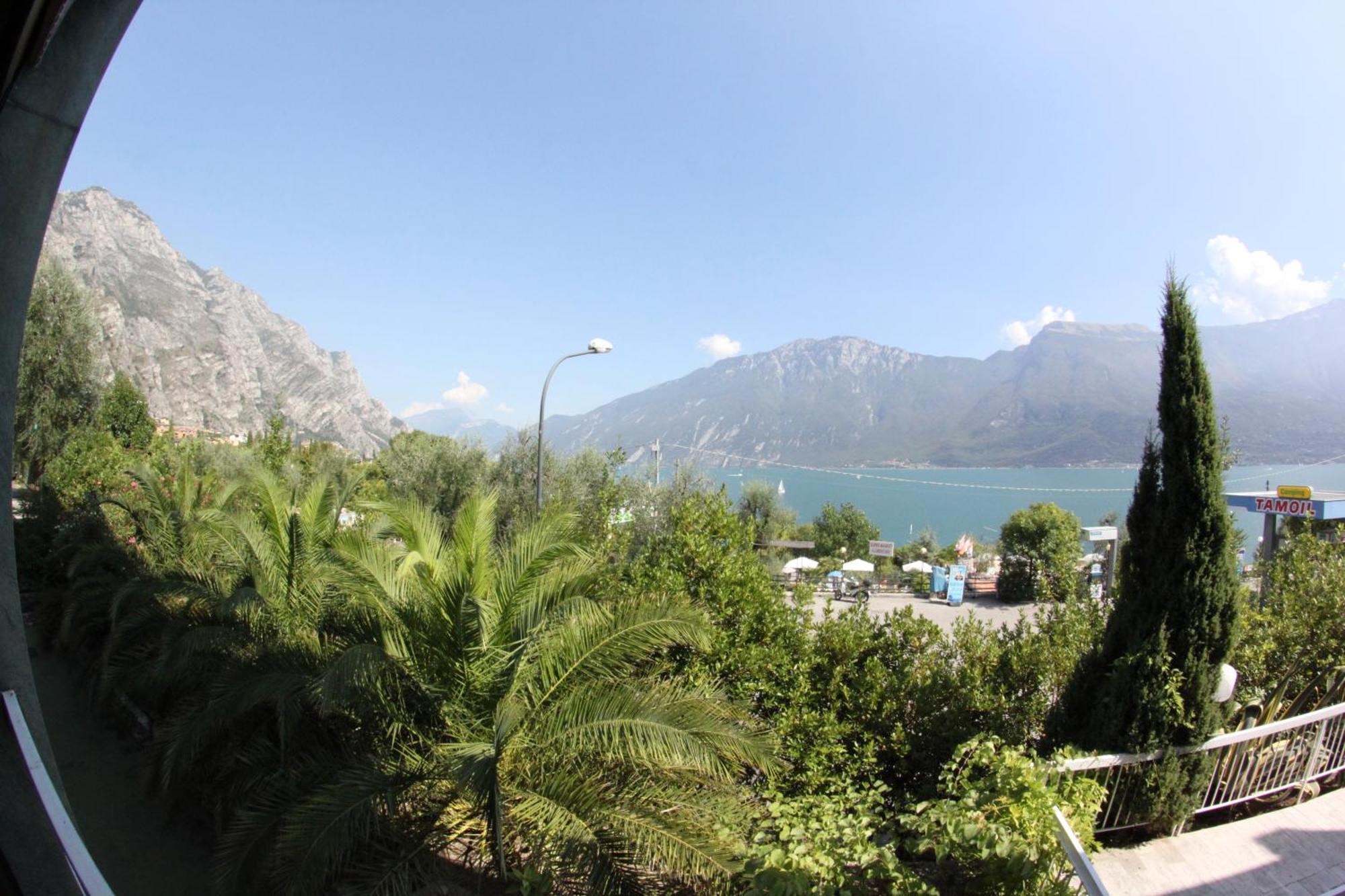 Hotel Riviera Panoramic Green Resort Limone sul Garda Habitación foto