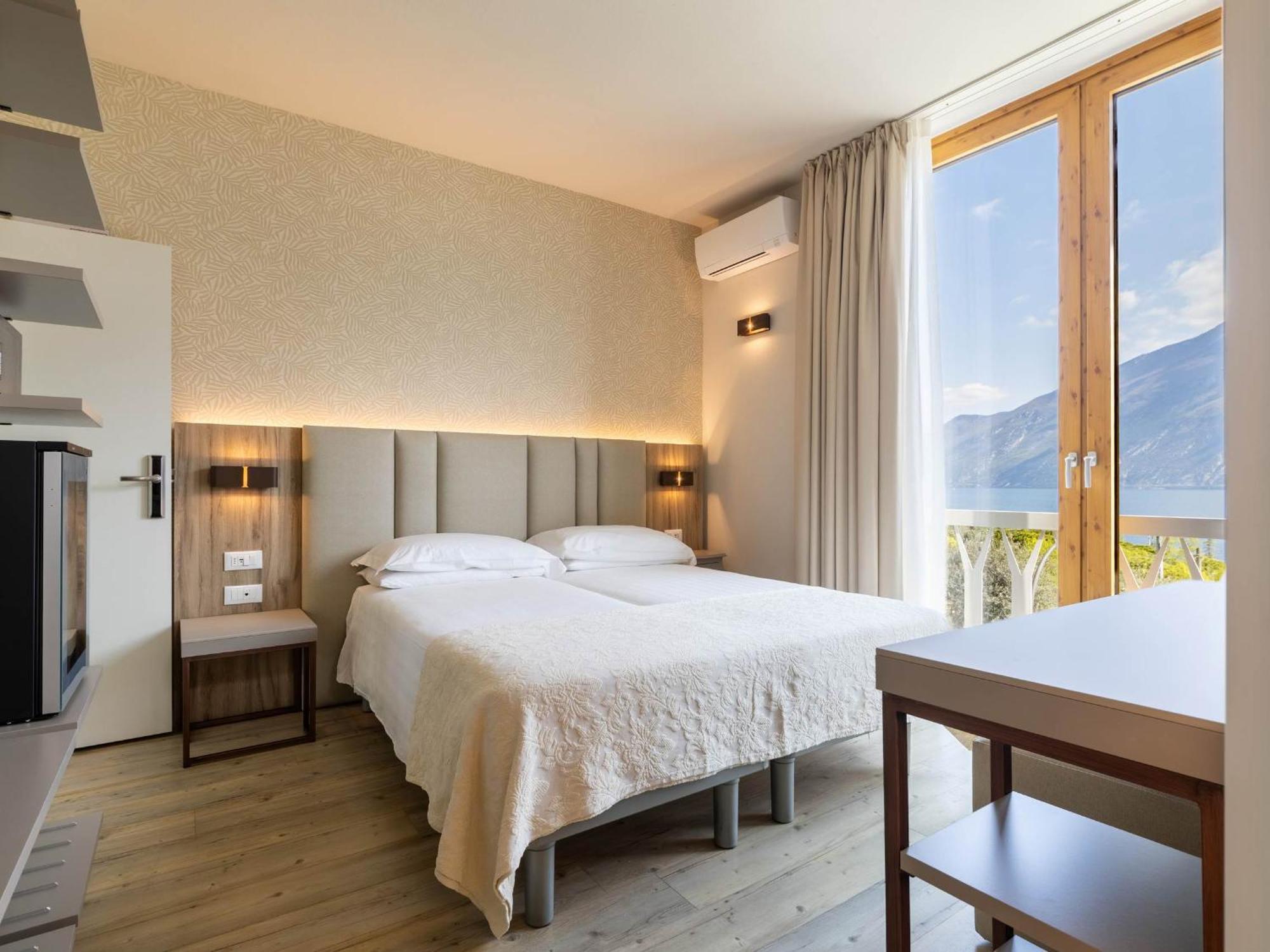 Hotel Riviera Panoramic Green Resort Limone sul Garda Exterior foto
