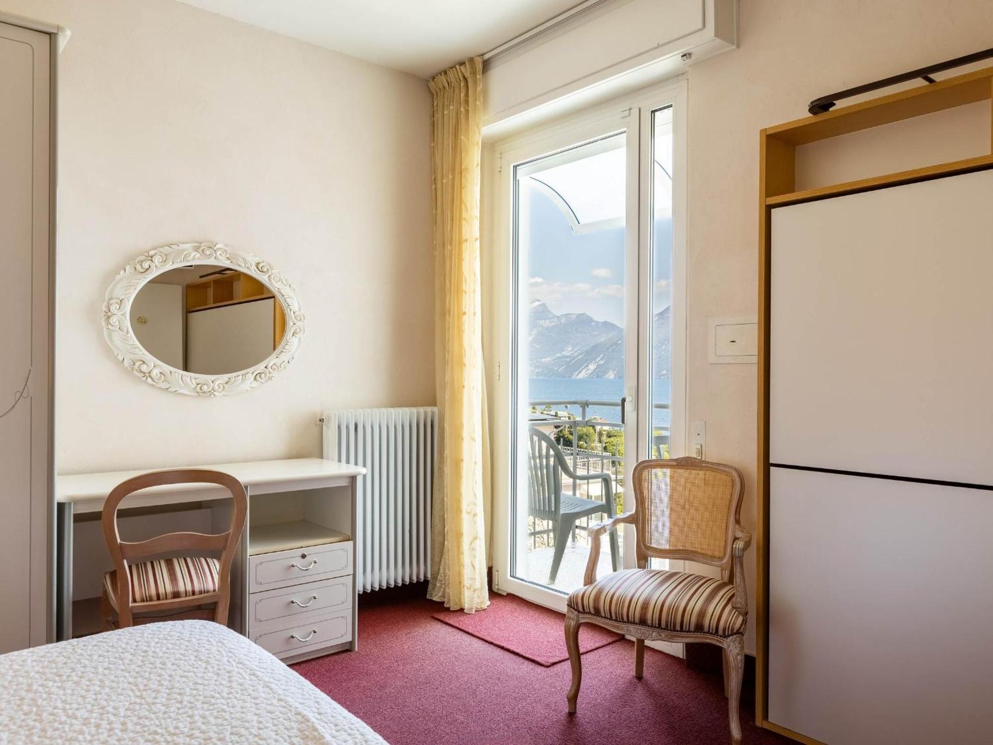 Hotel Riviera Panoramic Green Resort Limone sul Garda Exterior foto