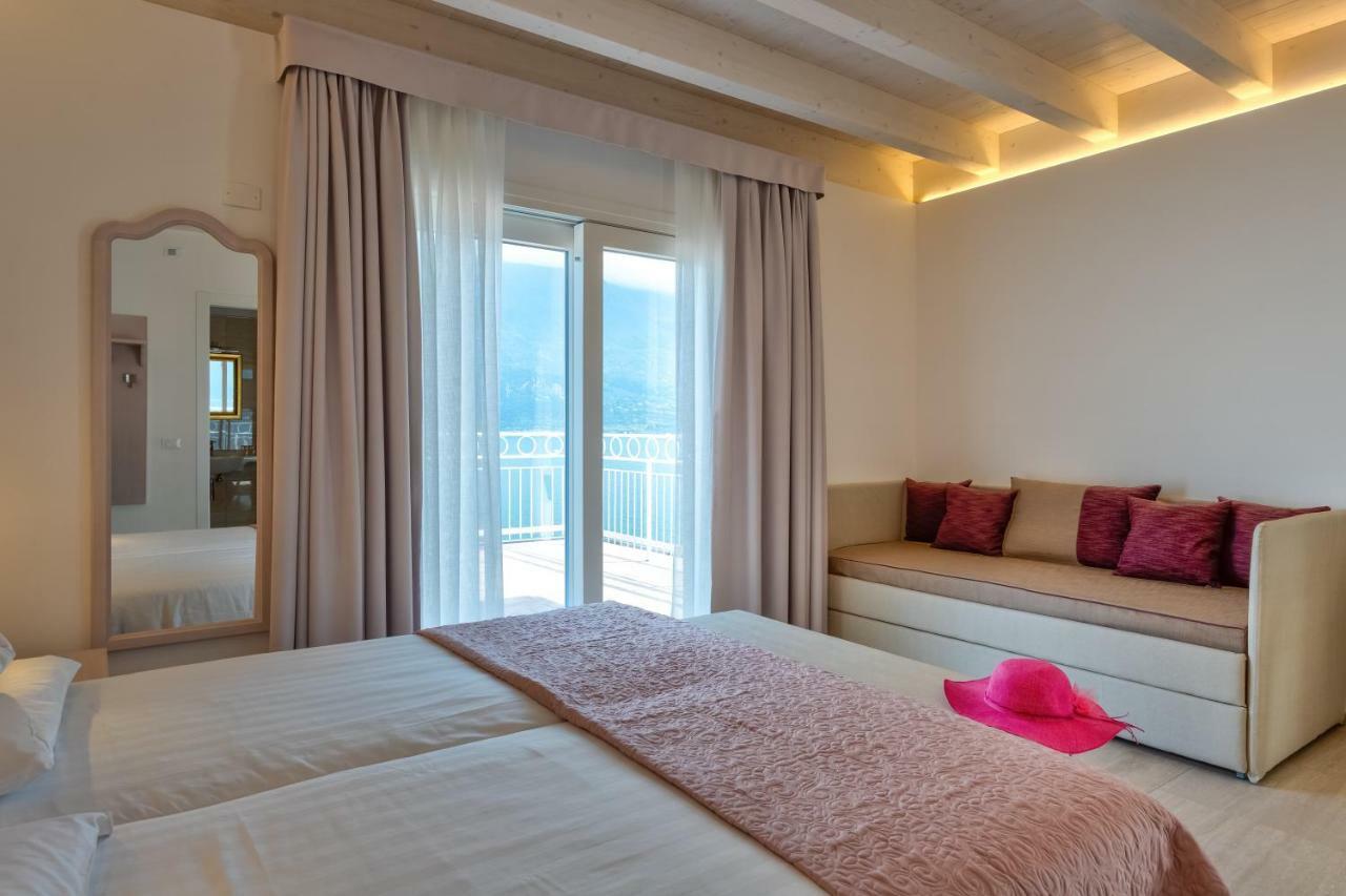 Hotel Riviera Panoramic Green Resort Limone sul Garda Exterior foto