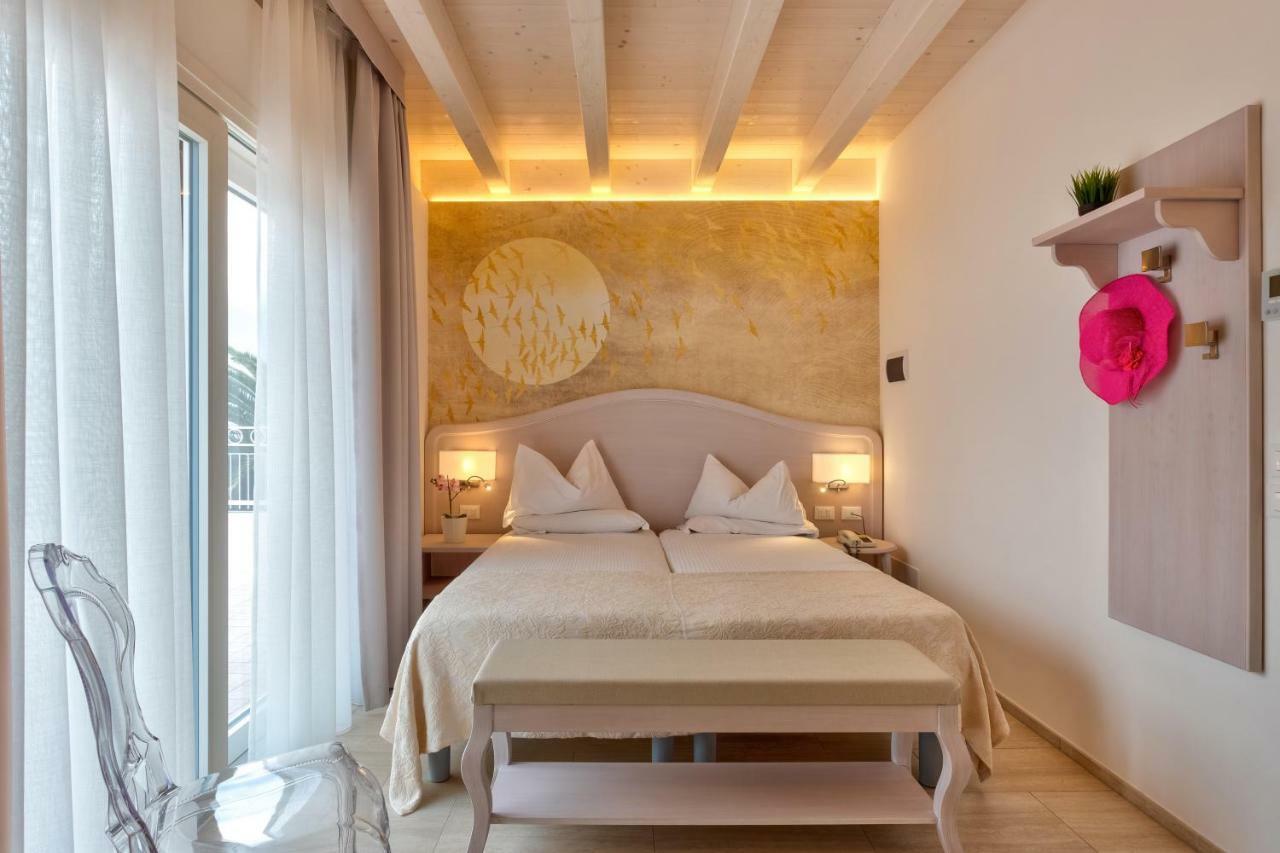 Hotel Riviera Panoramic Green Resort Limone sul Garda Exterior foto
